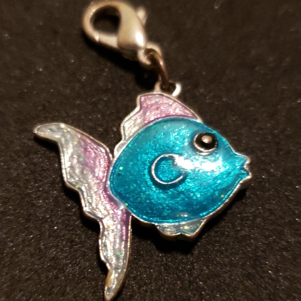Cute Fish Charm - Picture 2 of 3